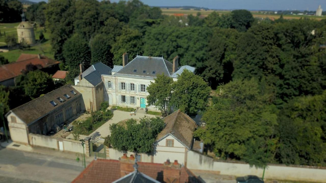 Yxie - Manoir Des Arts Bed and Breakfast Villeblevin Eksteriør billede